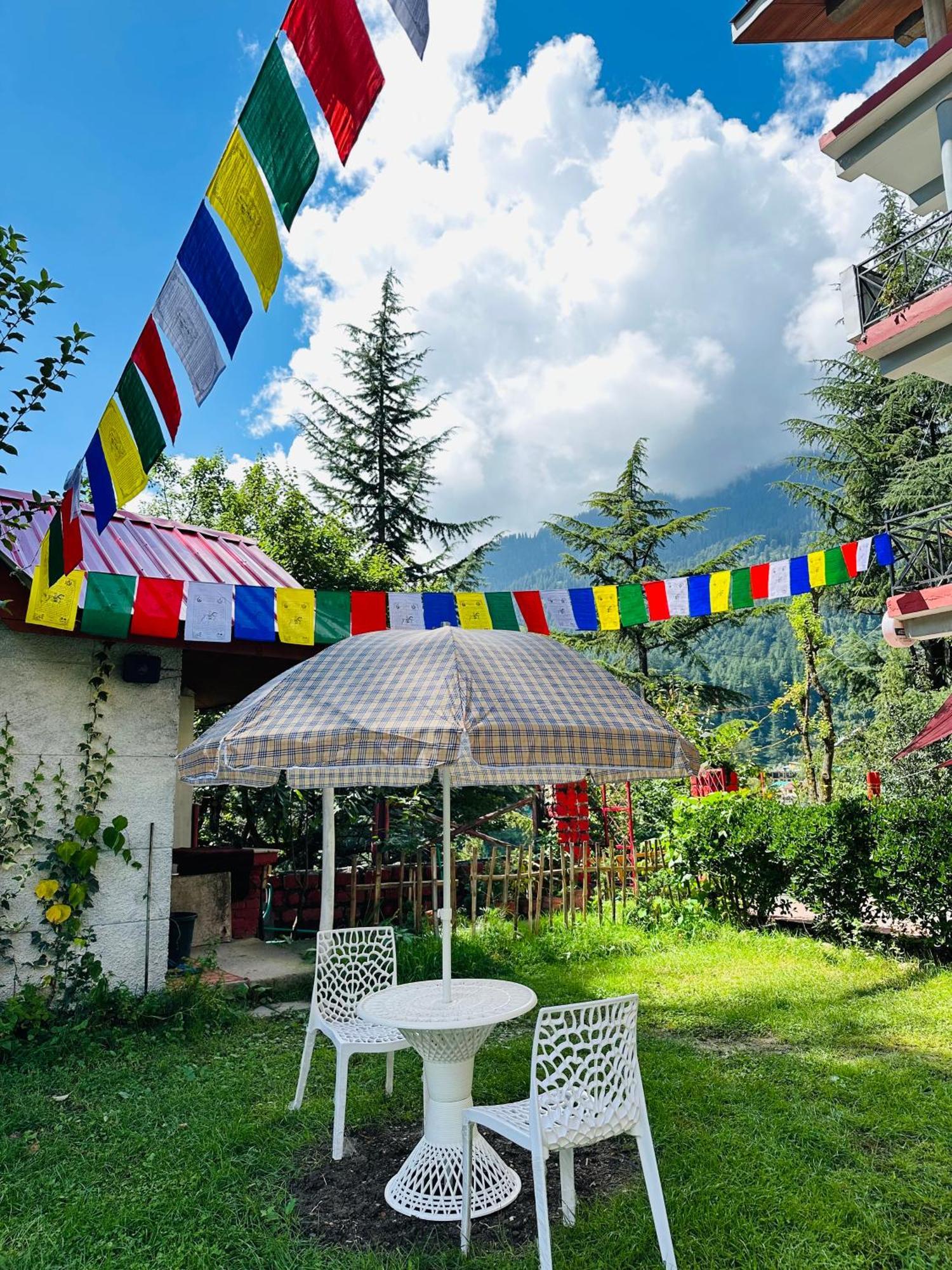 Hotel Red House Cafe And Manali (Himachal Pradesh)